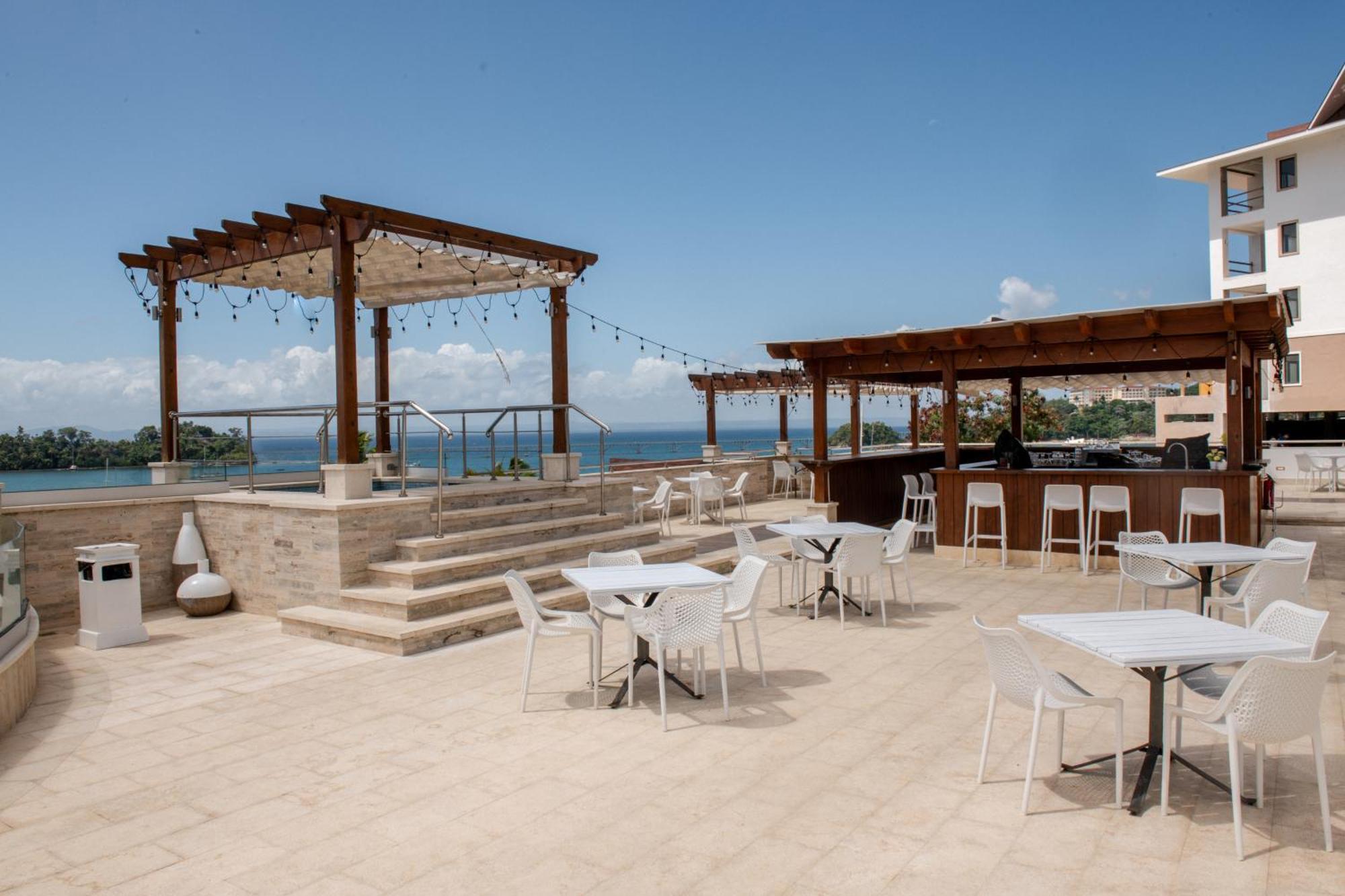 Hacienda Samana Bay Hotel Exterior photo Rooftop bar