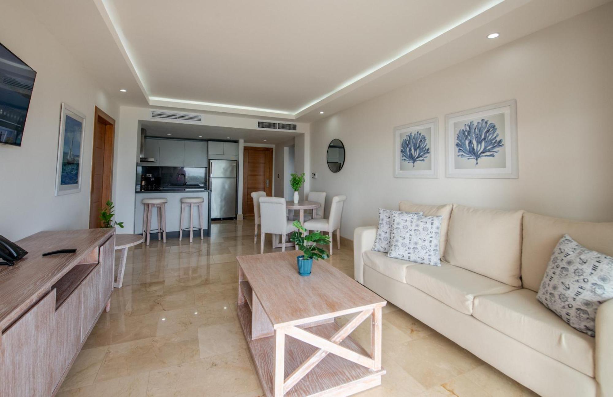 Hacienda Samana Bay Hotel Exterior photo Living room