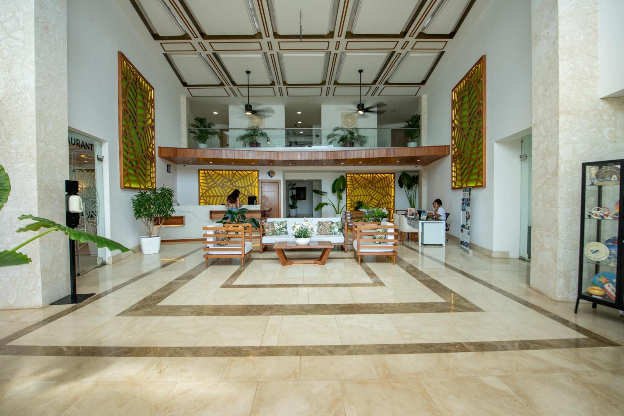 Hacienda Samana Bay Hotel Exterior photo Lobby